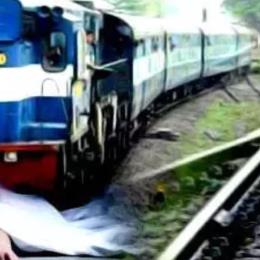 Reel के चक्कर में गई Life : रेल की पटरिय...